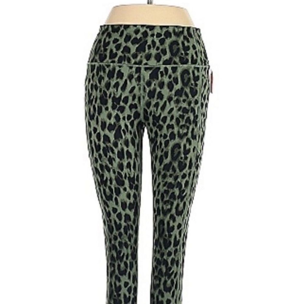 Victoria’s Secret size 4 green leopard yoga leggings pants